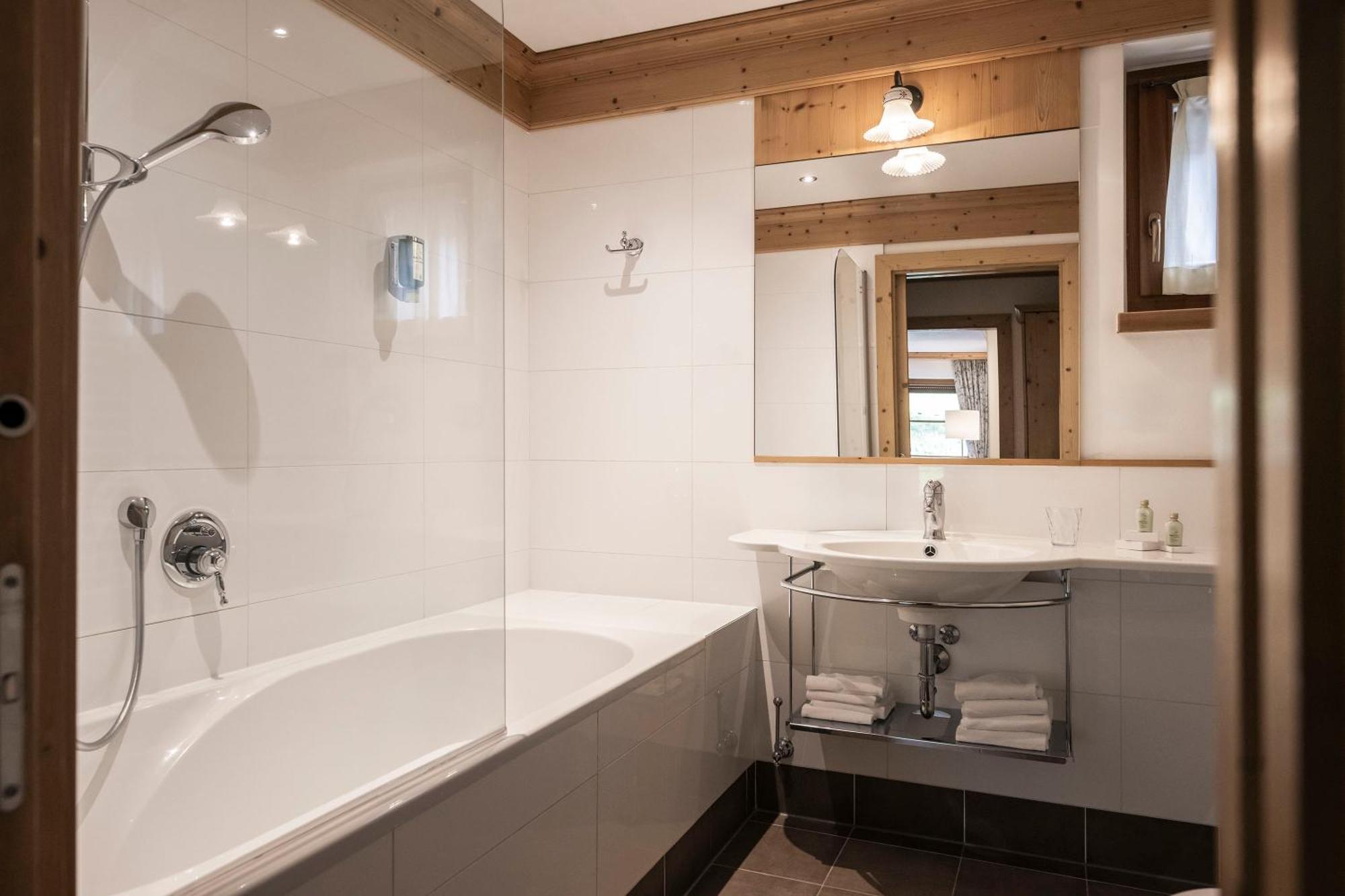 Post Alpina - Family Mountain Chalets San Candido Exteriér fotografie